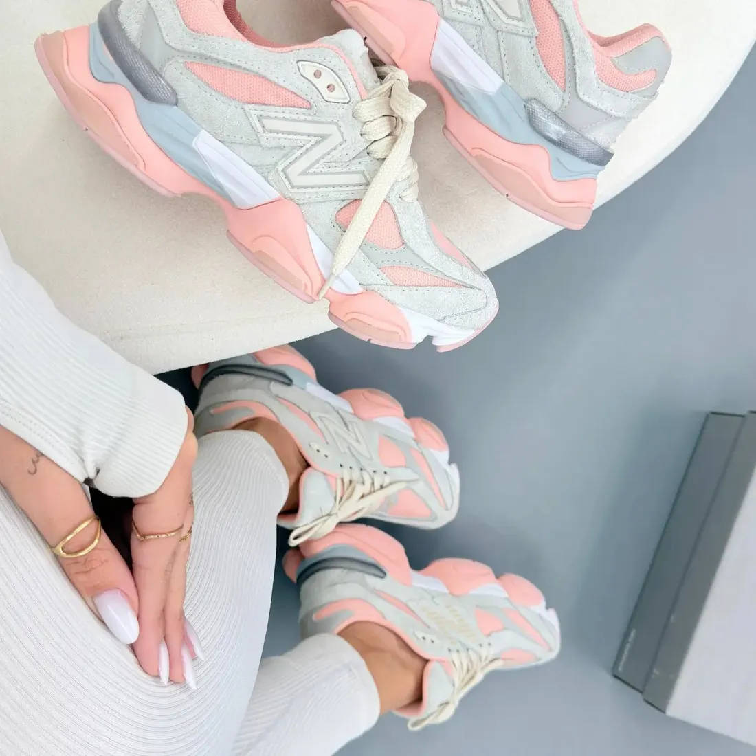 New Balance 9060 cinza flamingo