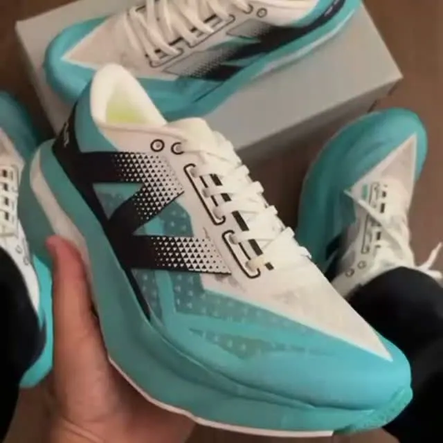 New Balance FuelCell Elite