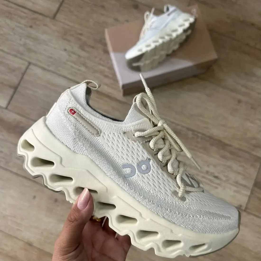 On Cloud knit off-white e bege