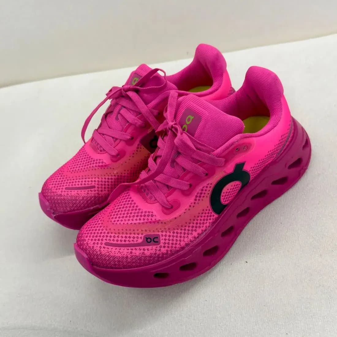 On Cloudmonster pink